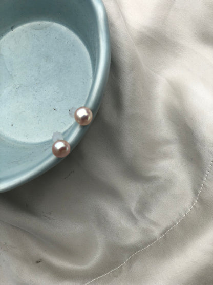 Pearl stud 005