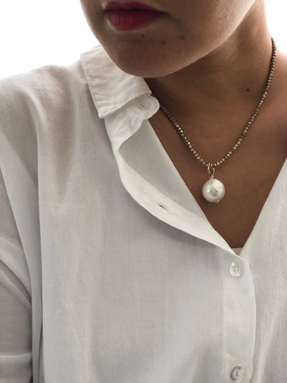 Pearl Pendent 002
