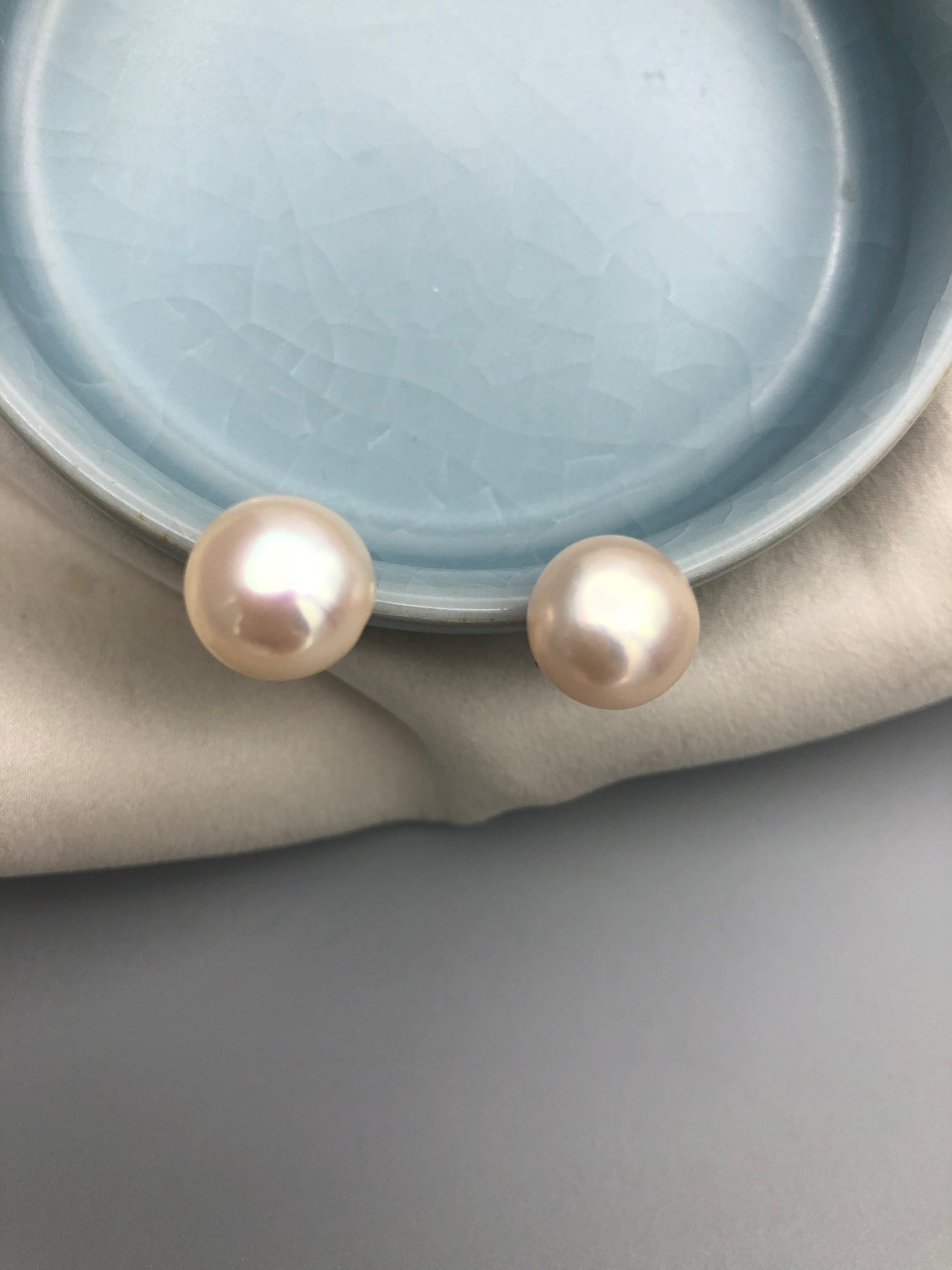 Pearl Stud 011
