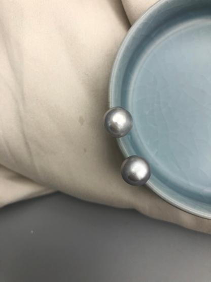 Pearl Stud 008