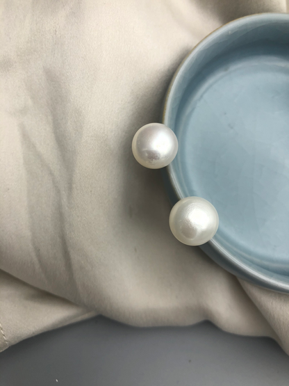 Pearl Stud 010