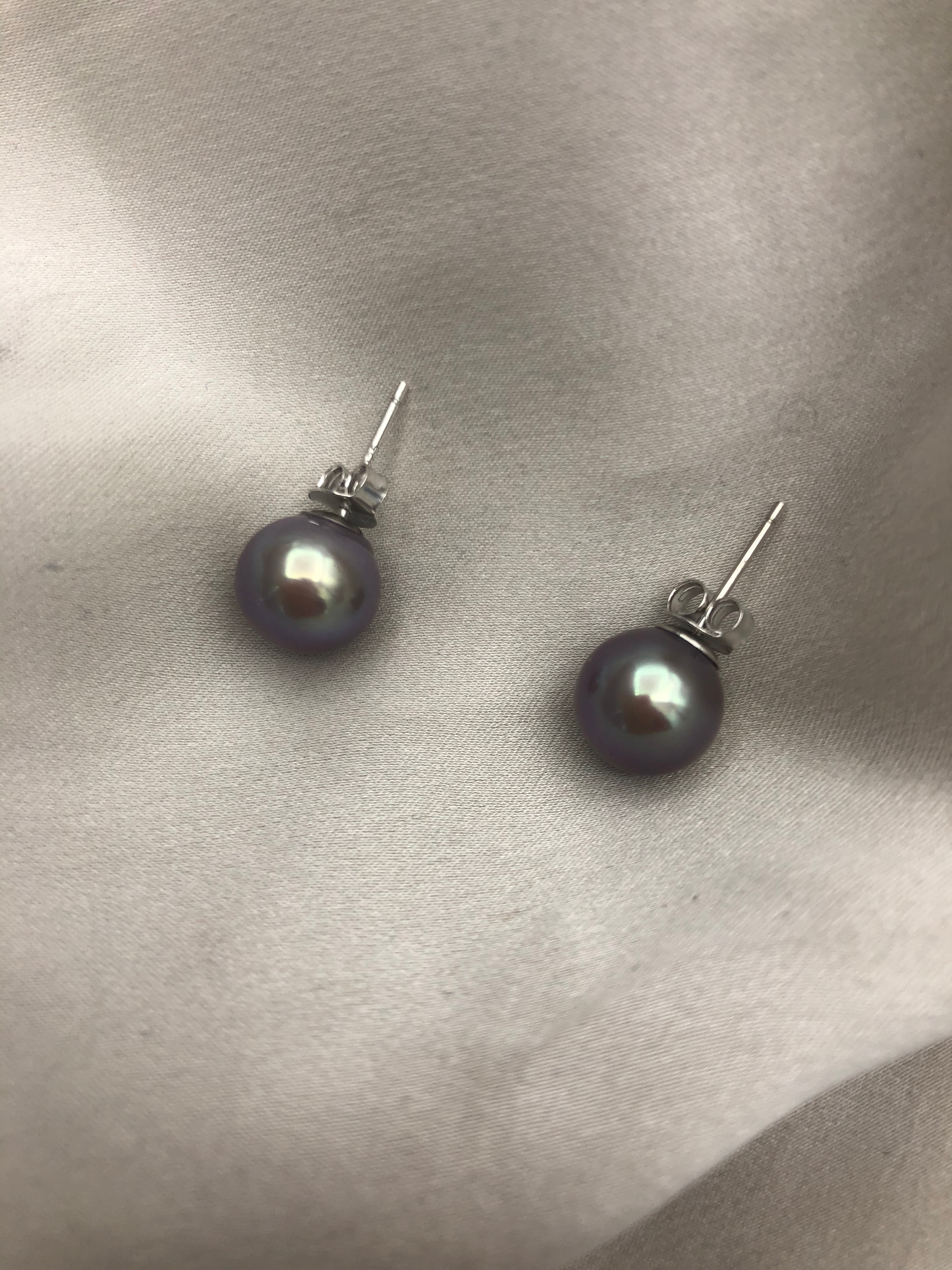 Pearl Stud 009