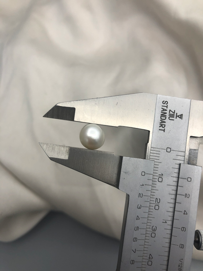 Pearl Stud 006