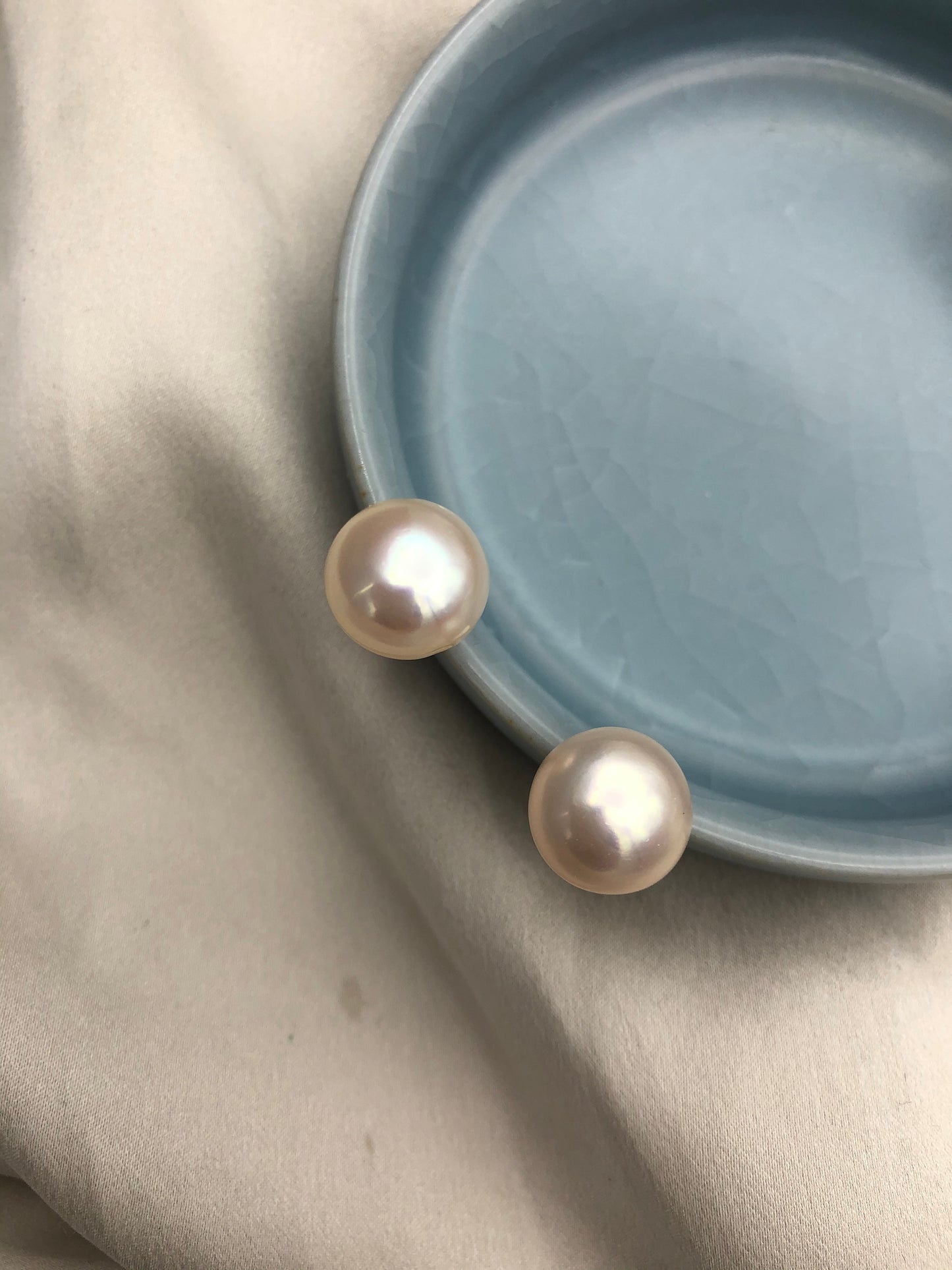 Pearl Stud 011