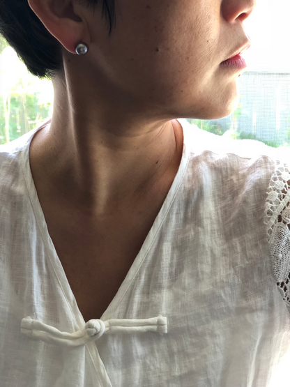 Pearl Stud 009