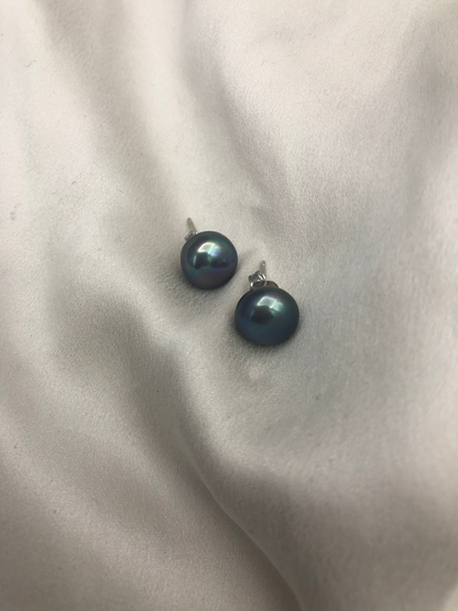 Pearl Stud 007