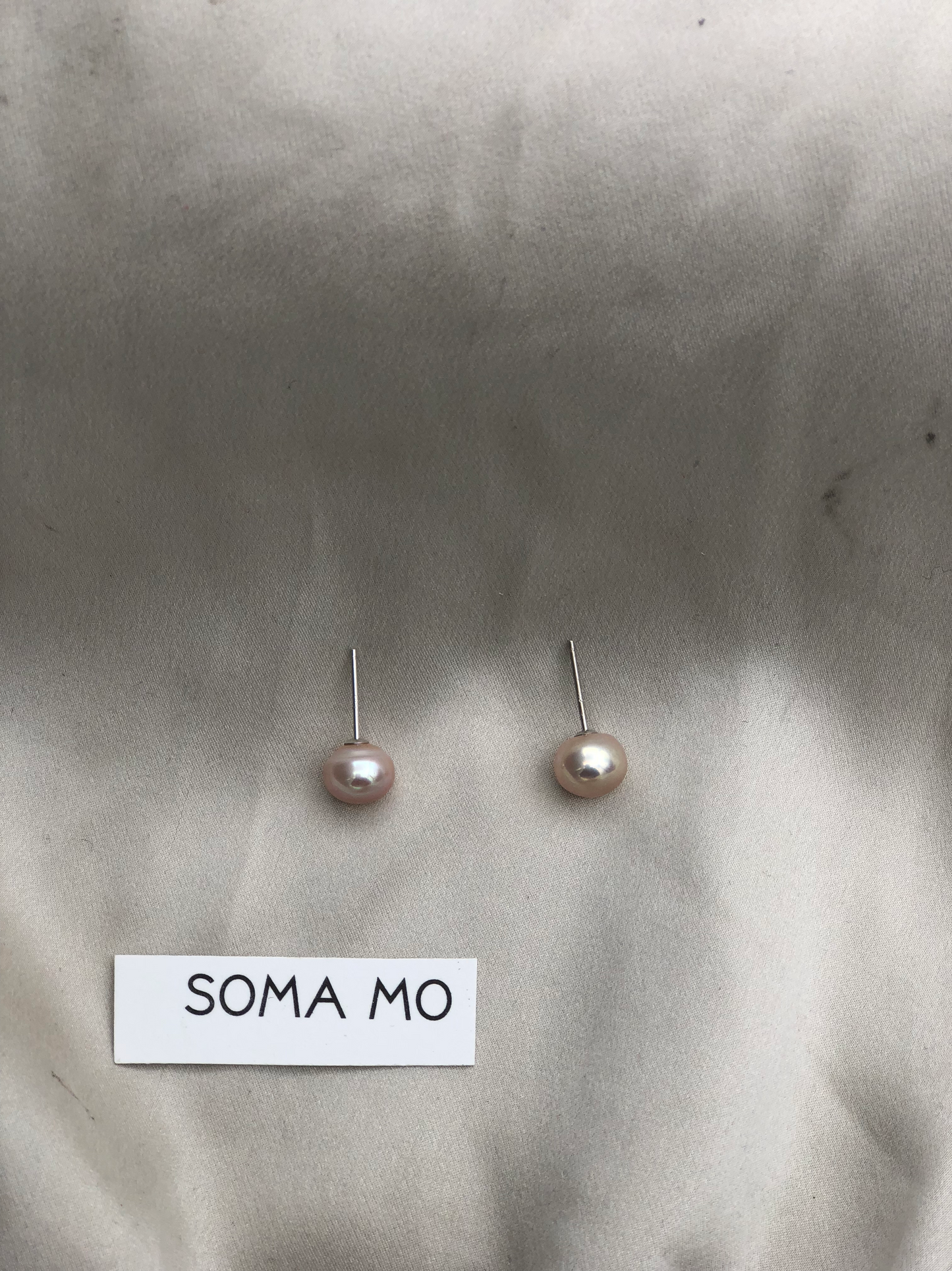 Pearl stud 005