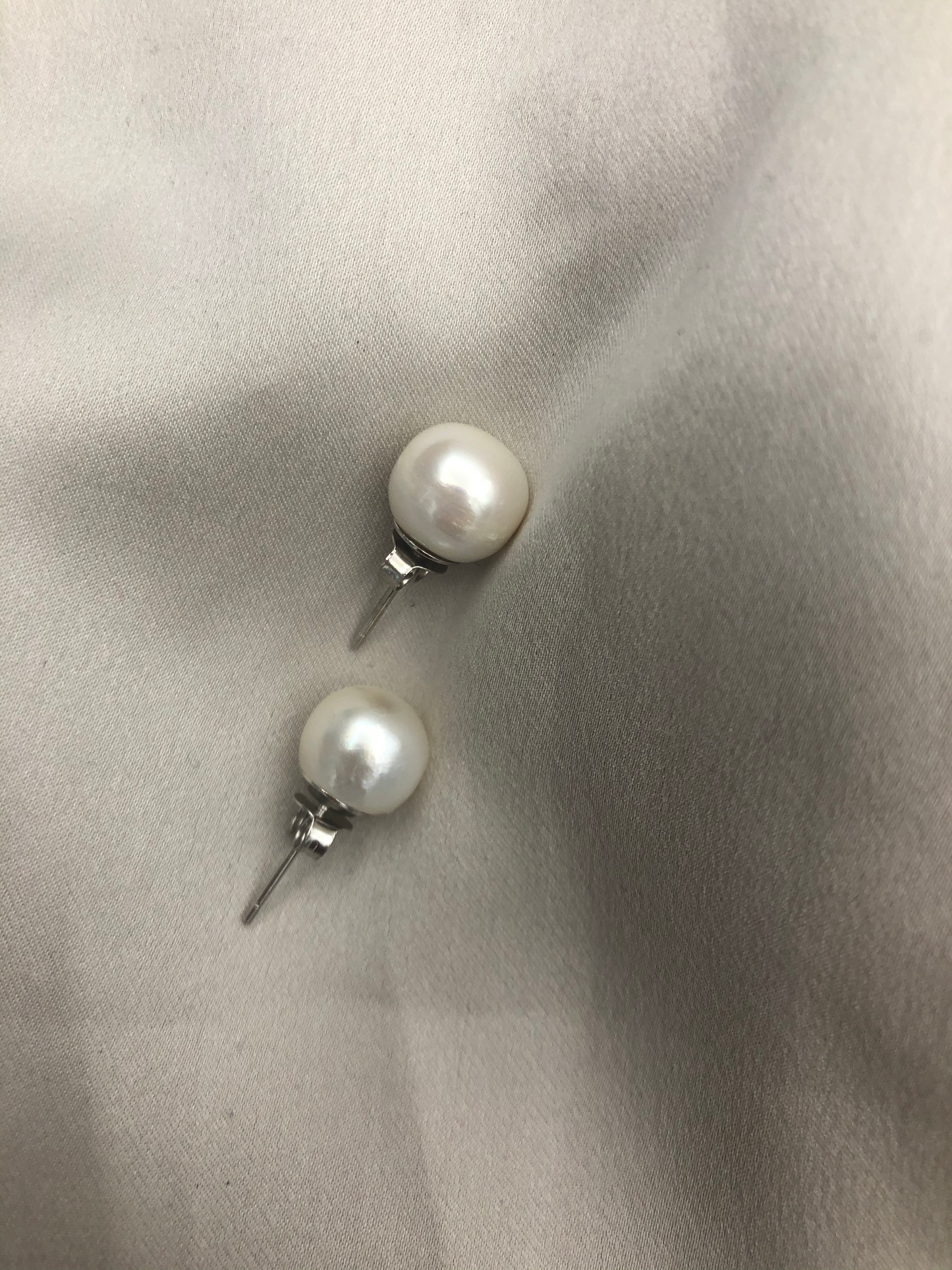 Pearl Stud 006