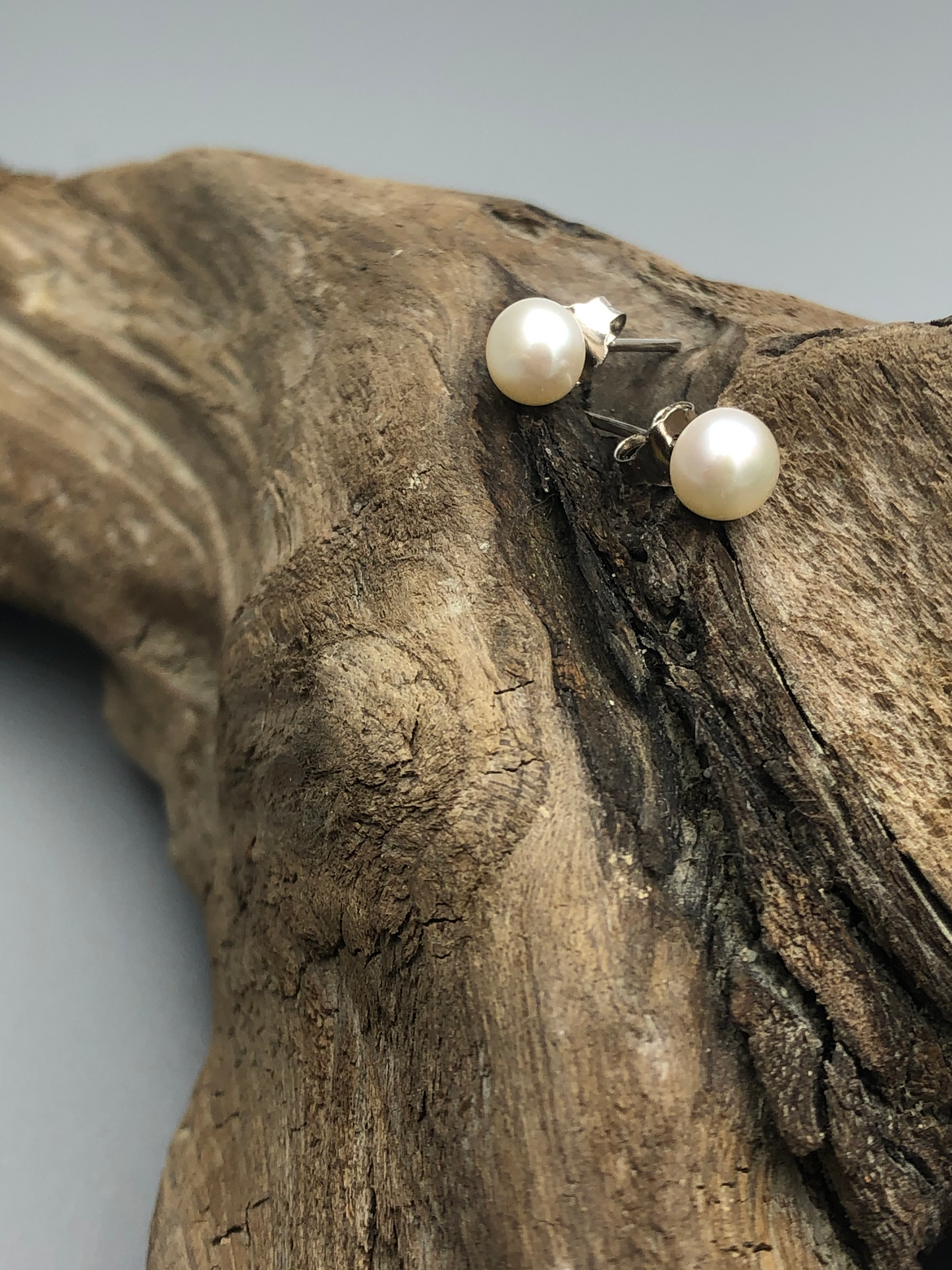 Pearl Stud 001